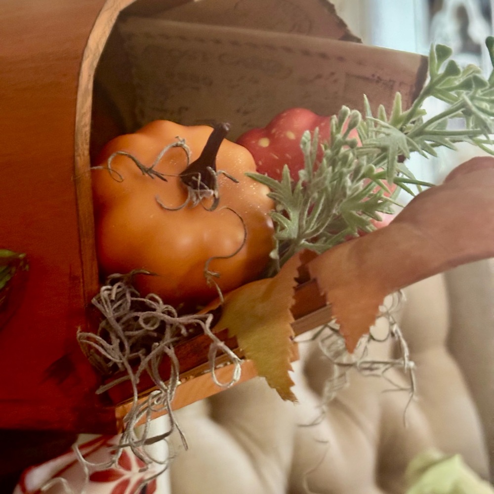 💗💗💗Handcrafted Autumn Harvest Pumpkin Mailbox Decor
